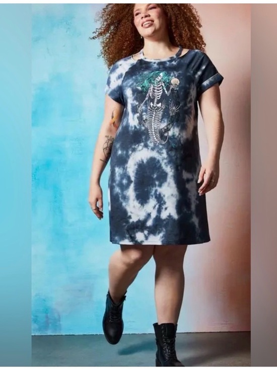 torrid Dresses & Skirts - Torrid/Lovesick Tie-Dye Short Sleeve Dress with Mermaid Skeleton by Torrid